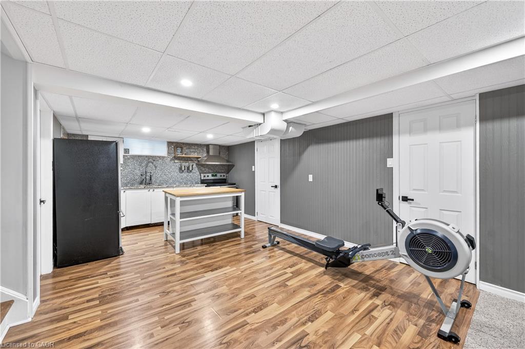 100 Ferndale Avenue, Hamilton, ON - Indoor