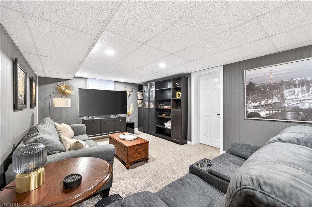 100 Ferndale Avenue, Hamilton, ON - Indoor