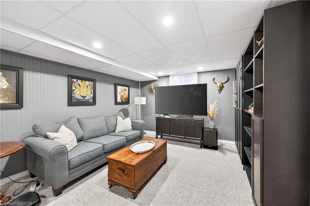 100 Ferndale Avenue, Hamilton, ON - Indoor