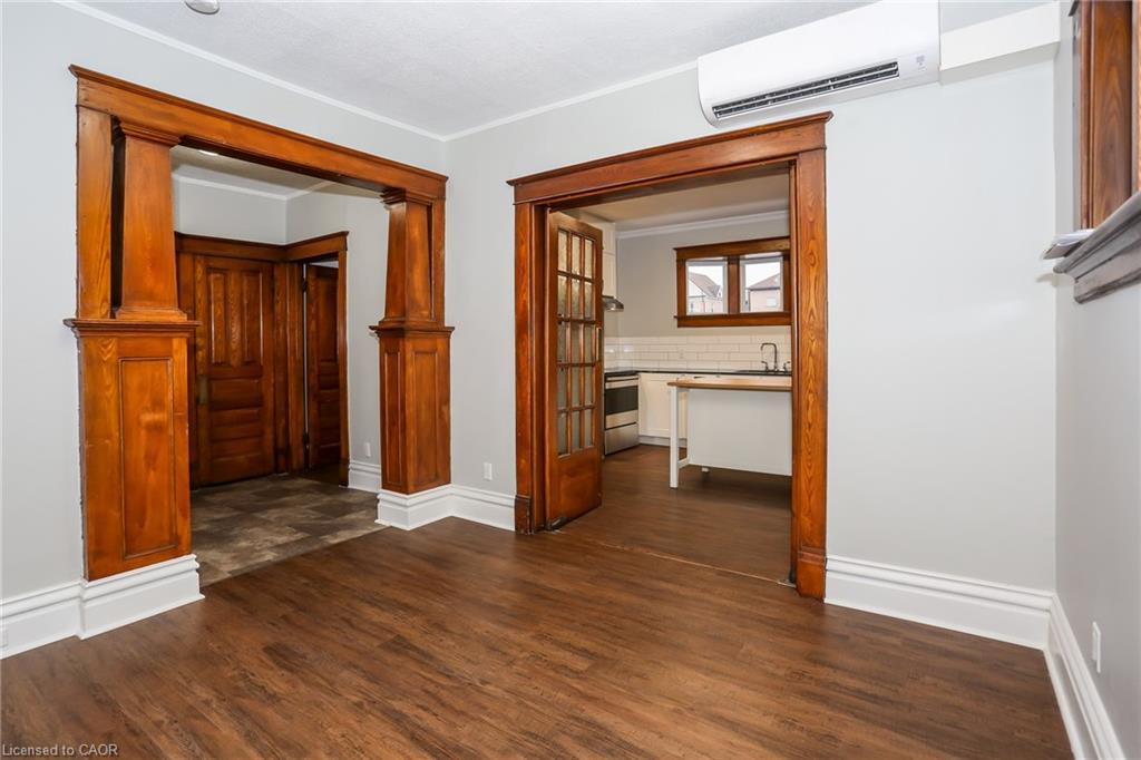 94 Scott Street, Kitchener, ON - Indoor Photo Showing Other Room