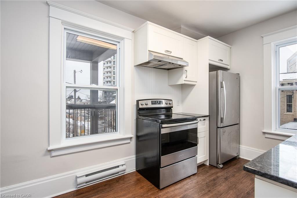 94 Scott Street, Kitchener, ON - Indoor Photo Showing Kitchen