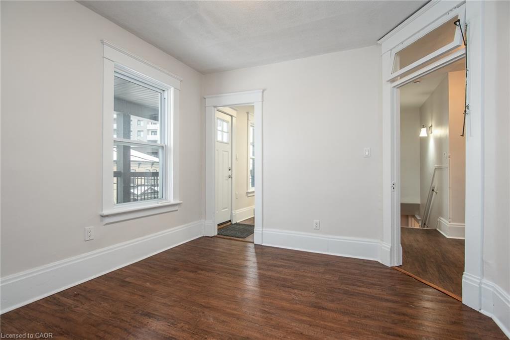 94 Scott Street, Kitchener, ON - Indoor Photo Showing Other Room