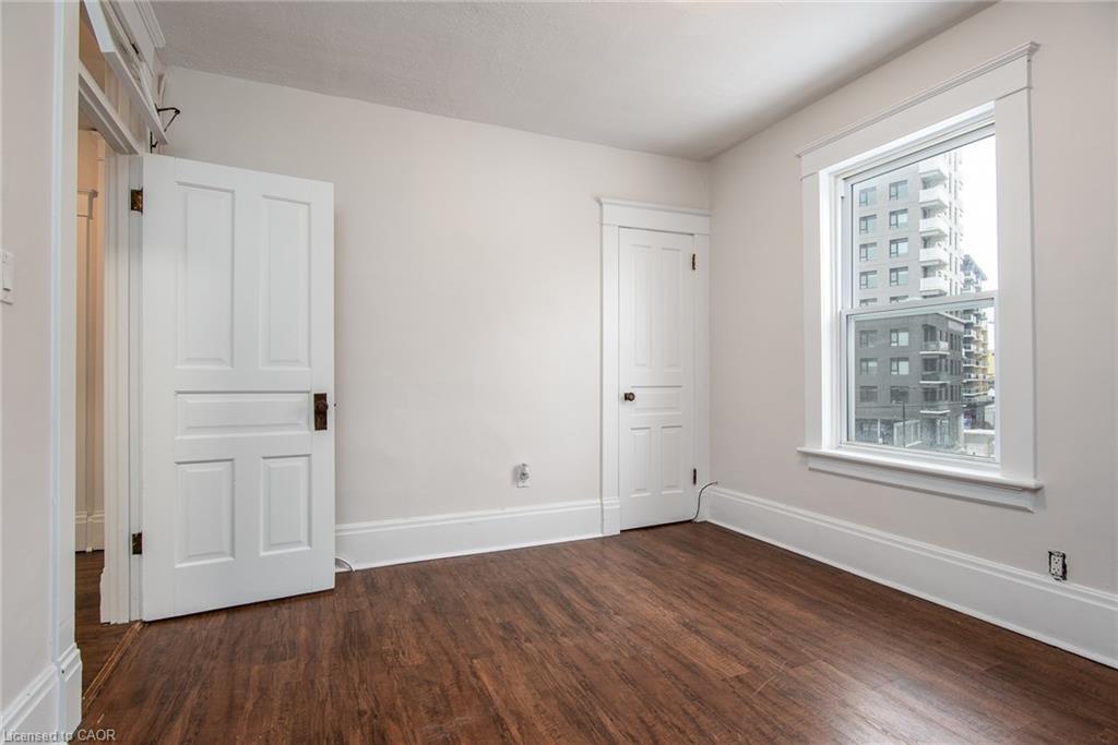 94 Scott Street, Kitchener, ON - Indoor Photo Showing Other Room