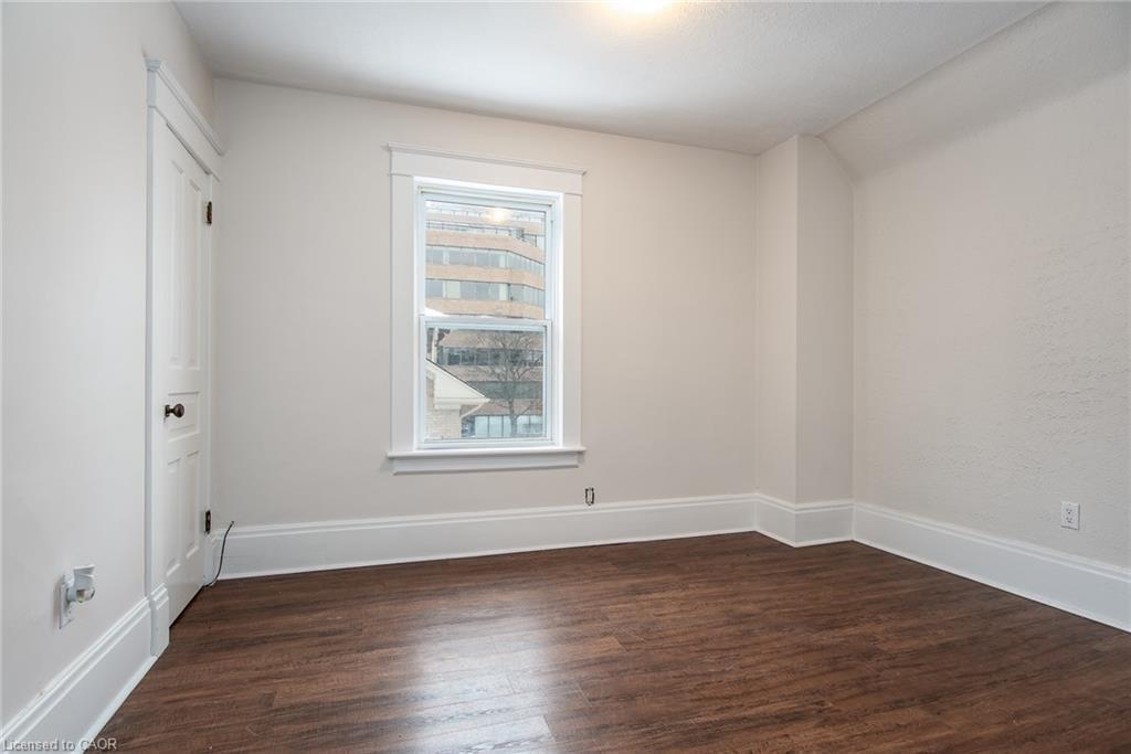 94 Scott Street, Kitchener, ON - Indoor Photo Showing Other Room