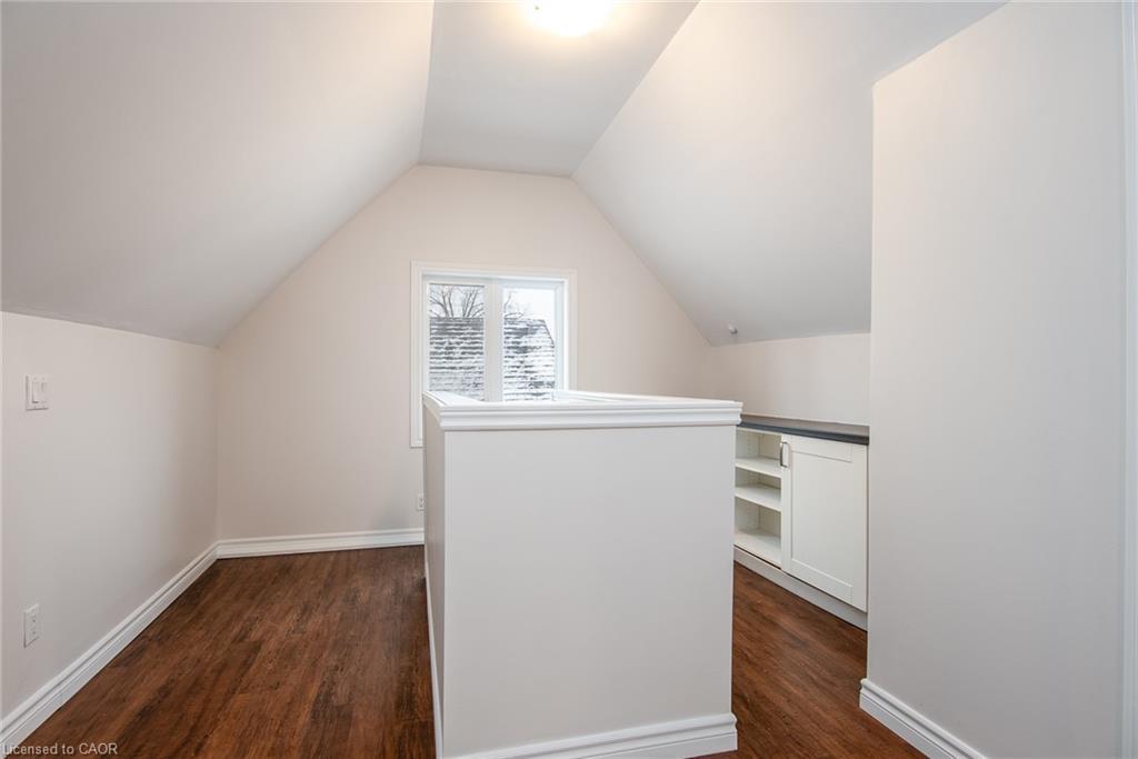 94 Scott Street, Kitchener, ON - Indoor Photo Showing Other Room