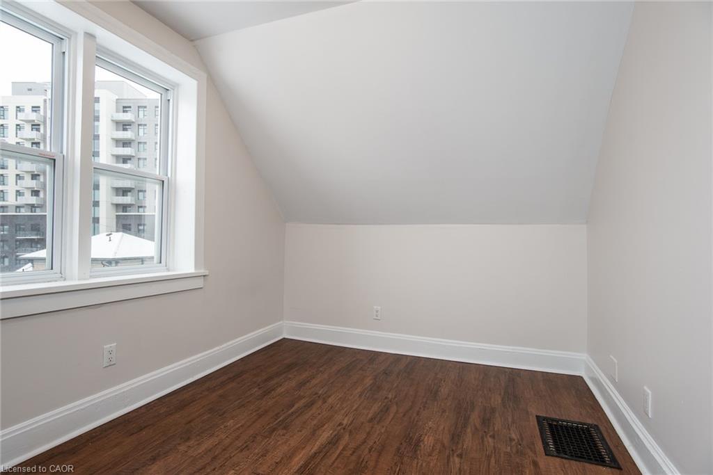 94 Scott Street, Kitchener, ON - Indoor Photo Showing Other Room