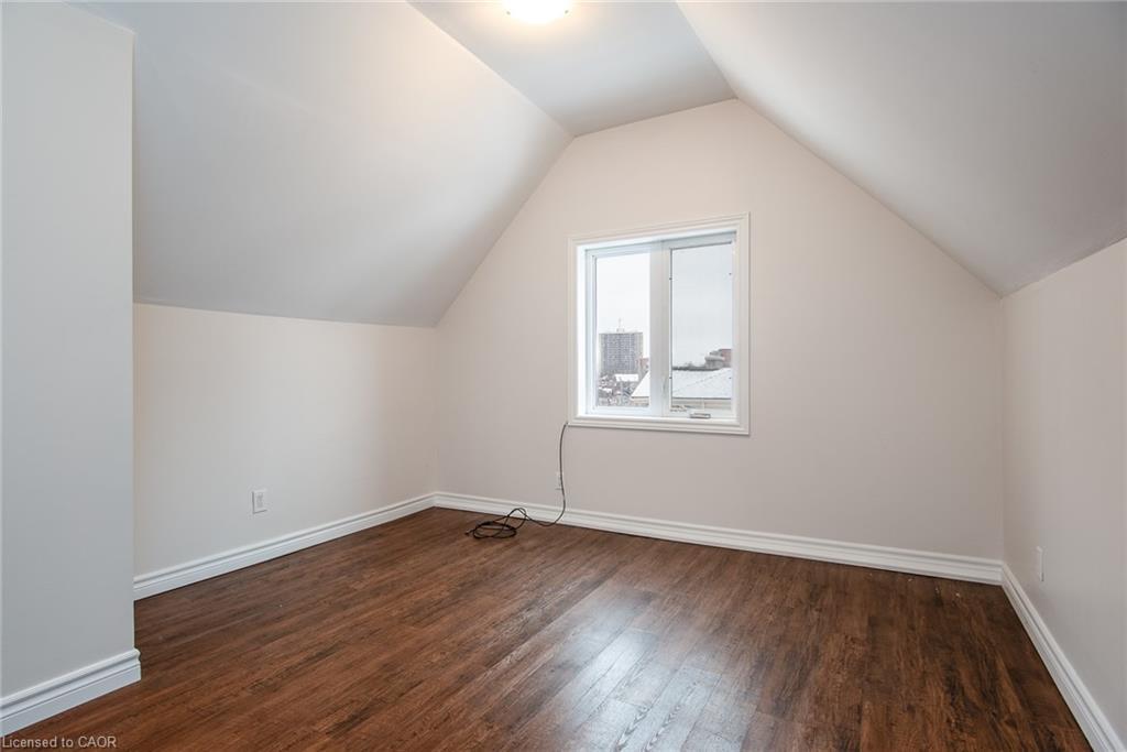 94 Scott Street, Kitchener, ON - Indoor Photo Showing Other Room