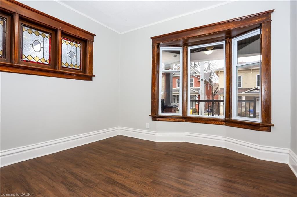 94 Scott Street, Kitchener, ON - Indoor Photo Showing Other Room