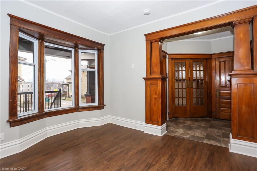 94 Scott Street, Kitchener, ON - Indoor Photo Showing Other Room