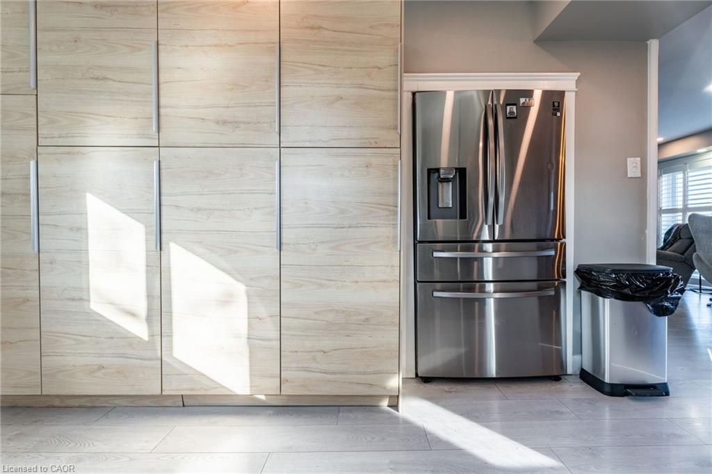 735 Beach Boulevard, Hamilton, ON - Indoor