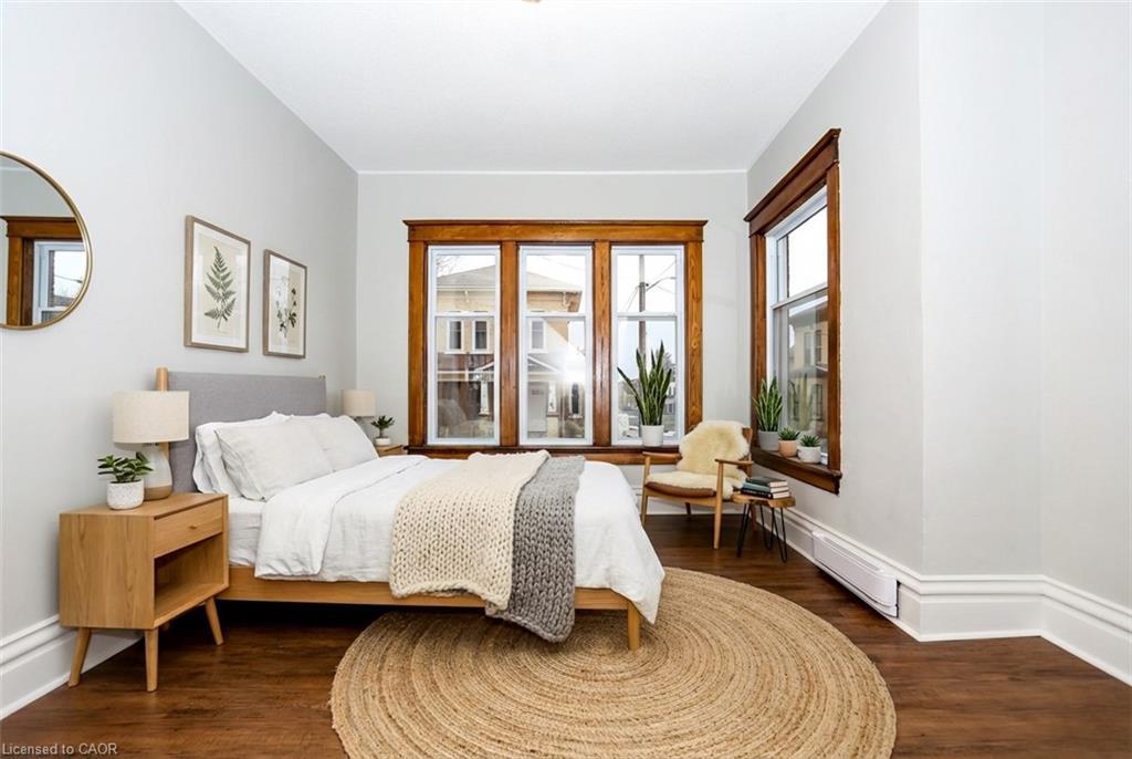94 Scott Street, Kitchener, ON - Indoor Photo Showing Bedroom