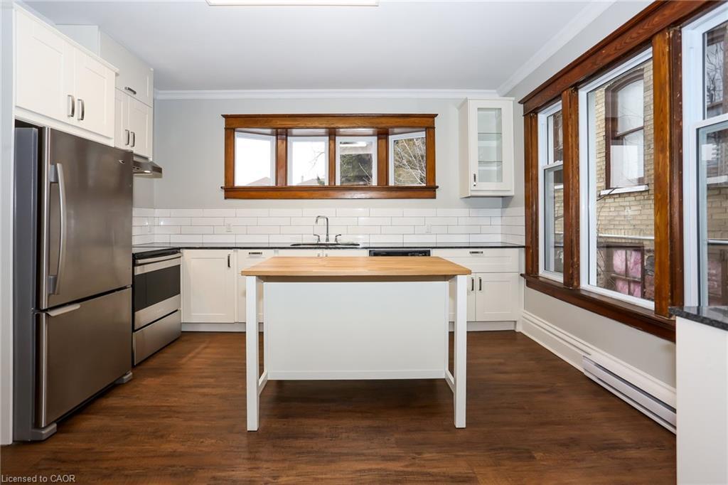 94 Scott Street, Kitchener, ON - Indoor Photo Showing Kitchen