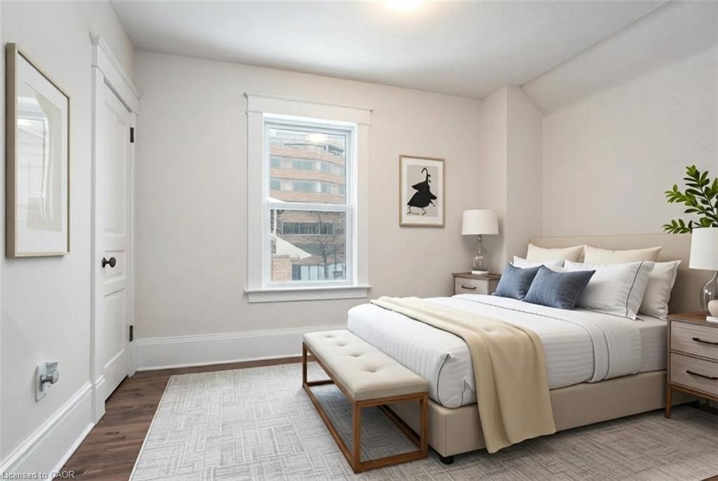 94 Scott Street, Kitchener, ON - Indoor Photo Showing Bedroom