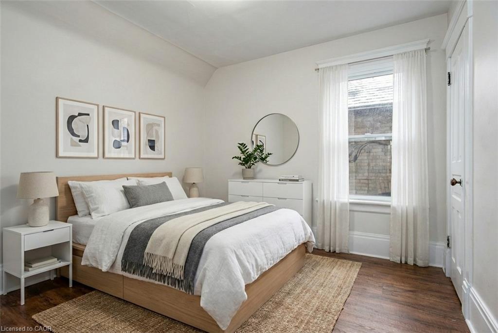 94 Scott Street, Kitchener, ON - Indoor Photo Showing Bedroom