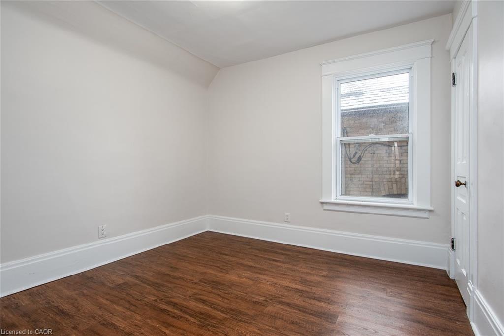 94 Scott Street, Kitchener, ON - Indoor Photo Showing Other Room