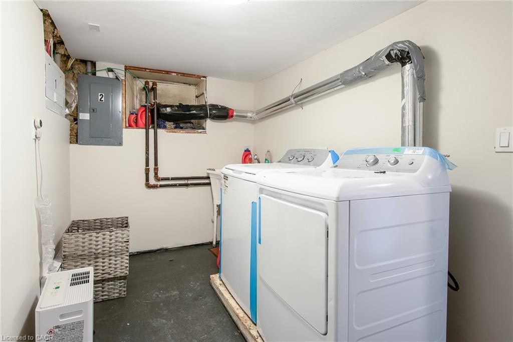 94 Scott Street, Kitchener, ON - Indoor Photo Showing Laundry Room