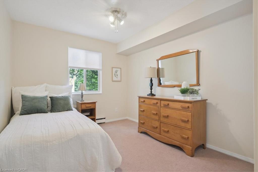 921-1450 Glen Abbey Gate, Oakville, ON - Indoor Photo Showing Bedroom