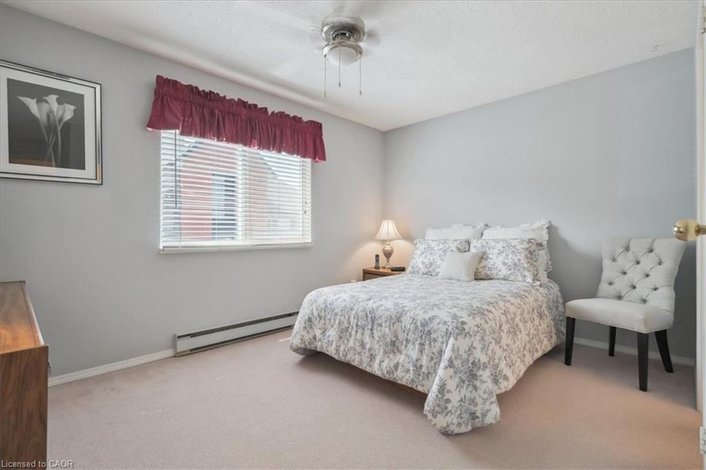 921-1450 Glen Abbey Gate, Oakville, ON - Indoor Photo Showing Bedroom