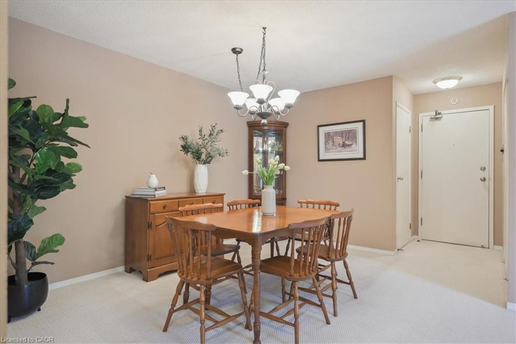 921-1450 Glen Abbey Gate, Oakville, ON - Indoor Photo Showing Dining Room