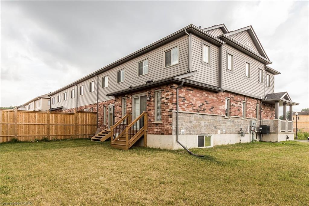 26 Meadowridge Street, Kitchener, ON - Outdoor