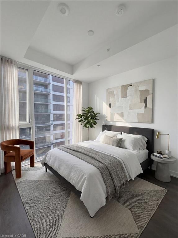 2405-370 Martha Street, Burlington, ON - Indoor Photo Showing Bedroom