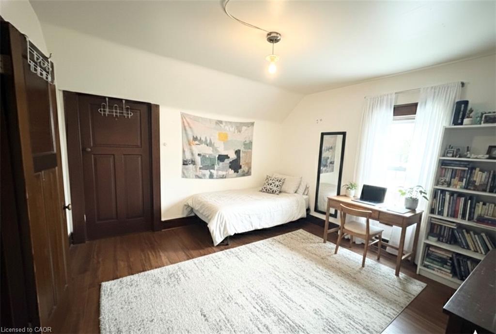 179 Regina Street N, Waterloo, ON - Indoor Photo Showing Bedroom