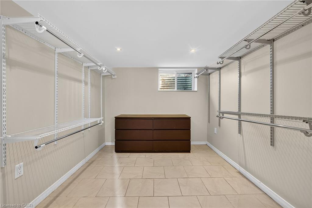 1868 Jerseyville Road W, Hamilton, ON - Indoor