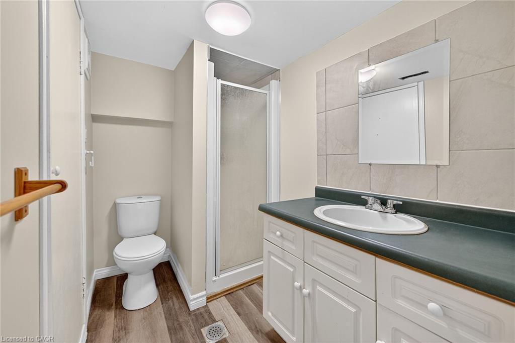 1868 Jerseyville Road W, Hamilton, ON - Indoor Photo Showing Bathroom