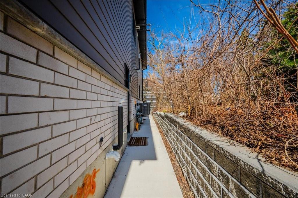 498 Karn Street, Kitchener, ON - Outdoor