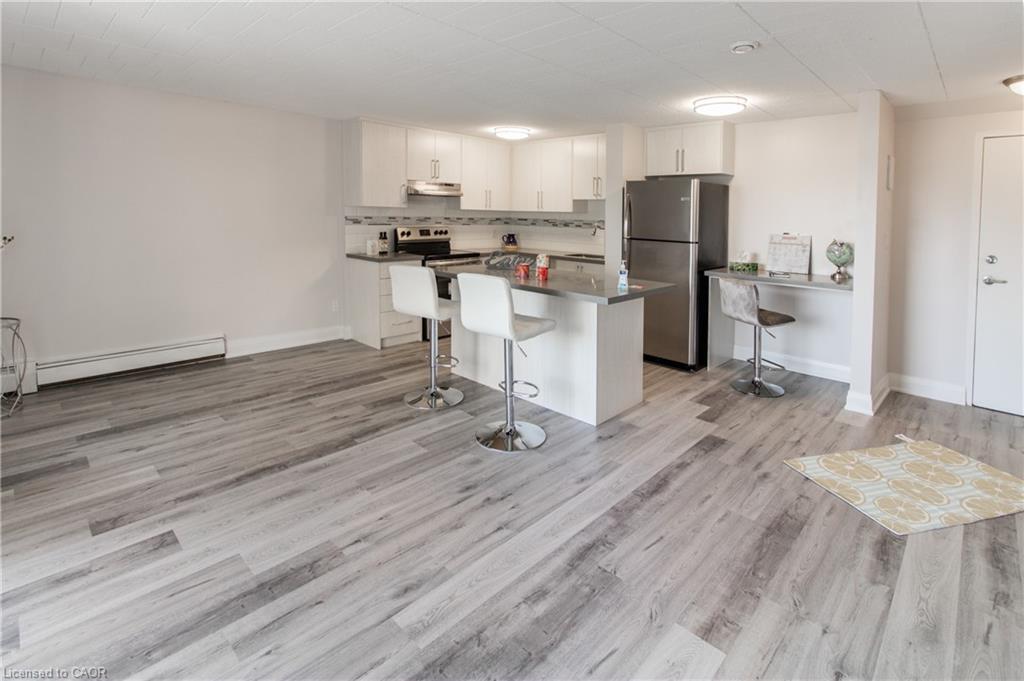 16-6287 O'Neil Street, Niagara Falls, ON - Indoor Photo Showing Kitchen
