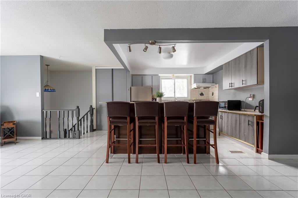 2303 Malcolm Crescent, Burlington, ON - Indoor