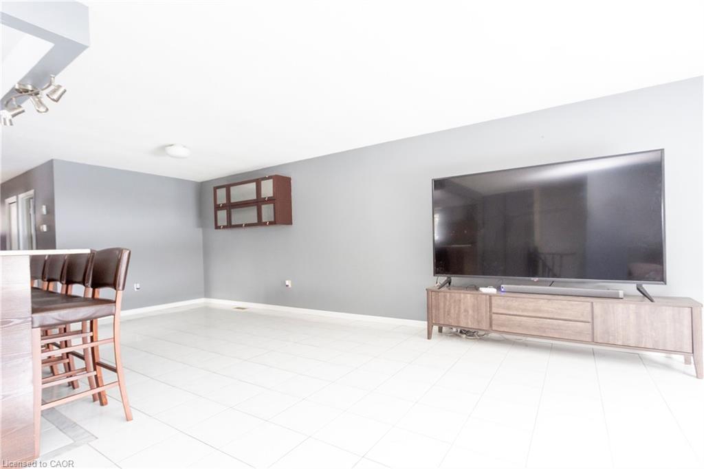 2303 Malcolm Crescent, Burlington, ON - Photo Showing Other Room