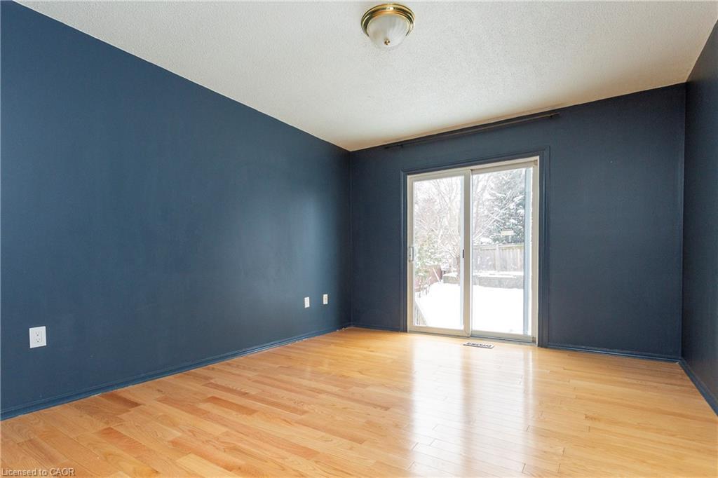 2303 Malcolm Crescent, Burlington, ON - Indoor Photo Showing Other Room