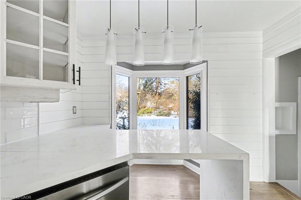 645 Riverside Drive, London, ON - Indoor Photo Showing Kitchen