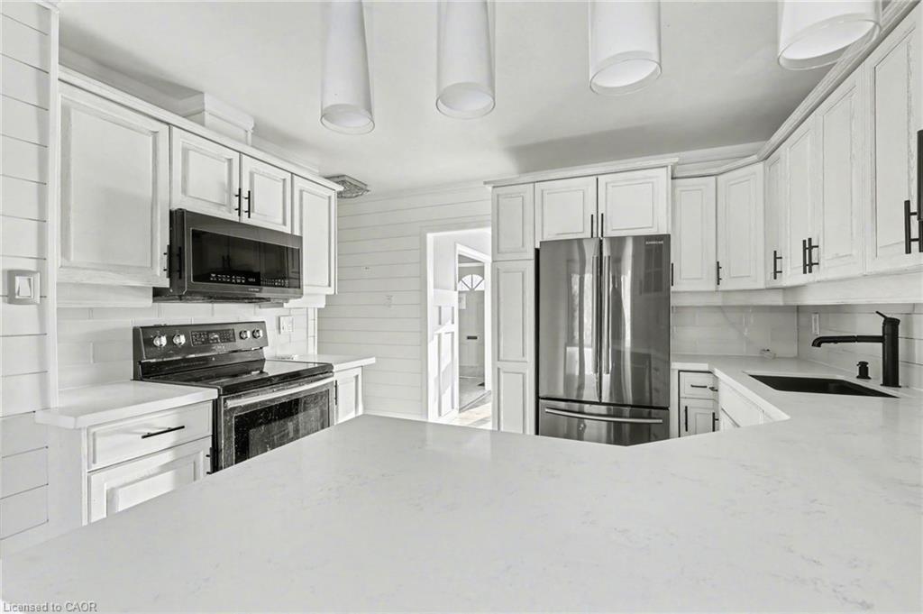 645 Riverside Drive, London, ON - Indoor Photo Showing Kitchen