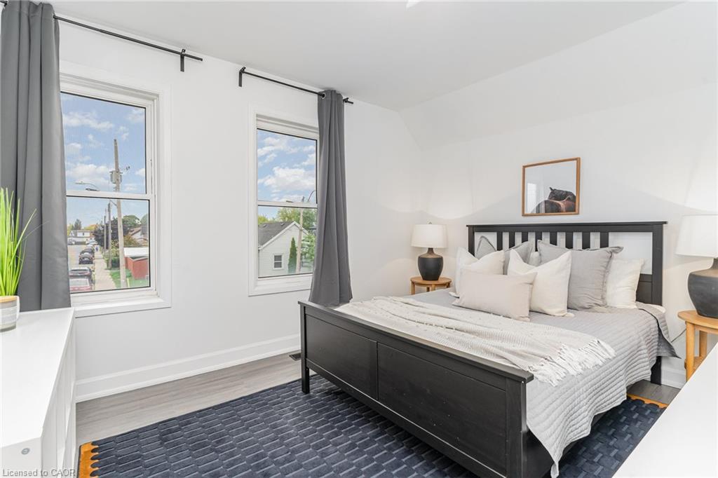 4 Robins Avenue, Hamilton, ON - Indoor Photo Showing Bedroom
