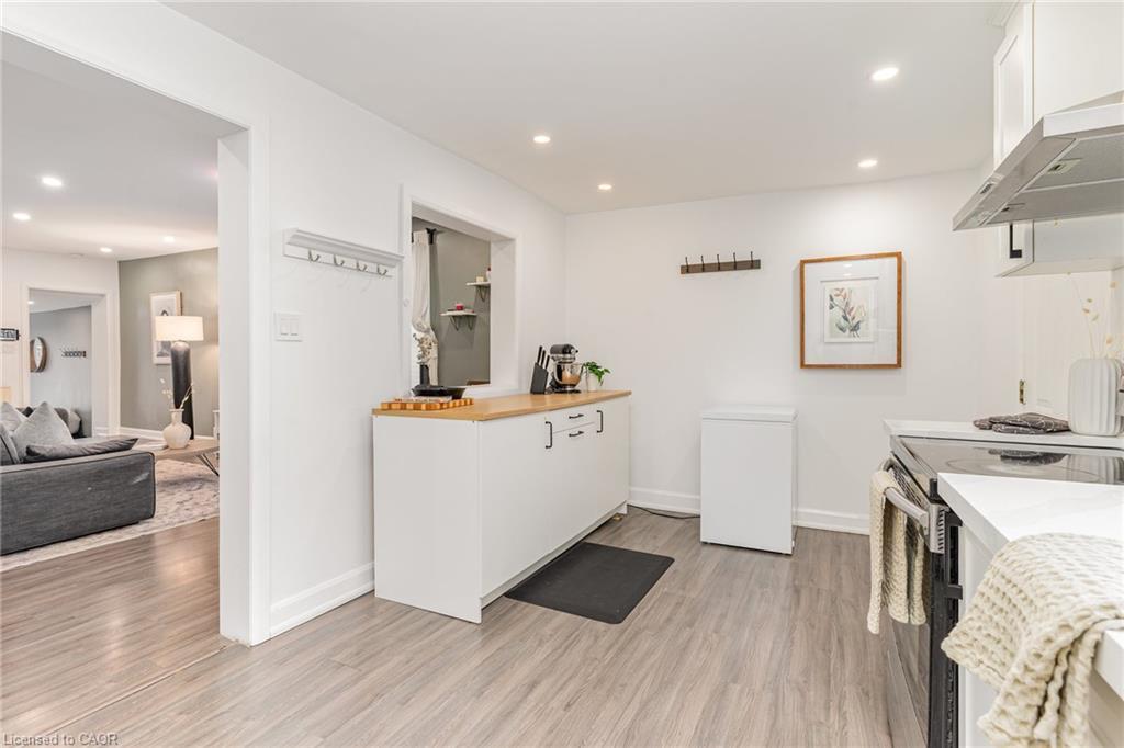 4 Robins Avenue, Hamilton, ON - Indoor