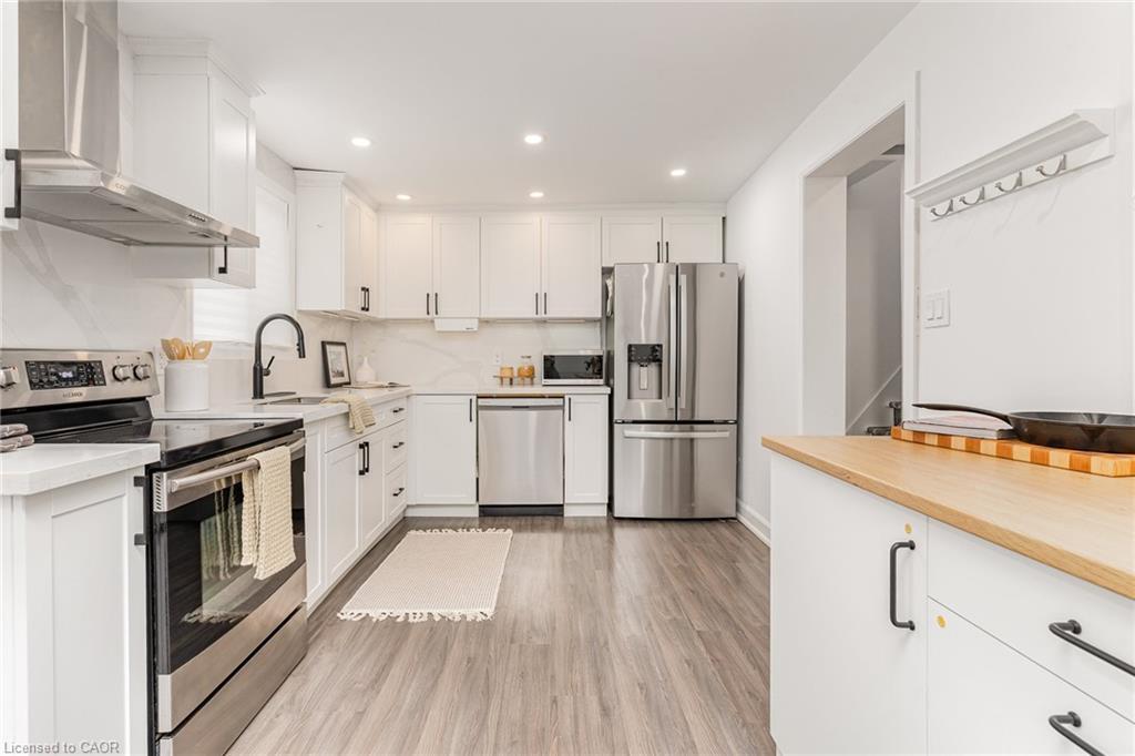 4 Robins Avenue, Hamilton, ON - Indoor Photo Showing Kitchen With Stainless Steel Kitchen With Upgraded Kitchen