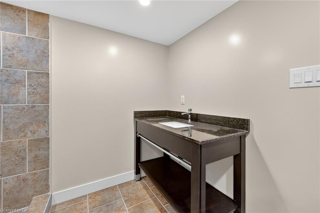 44090 Hendershot Road, Wainfleet, ON - Indoor Photo Showing Bathroom