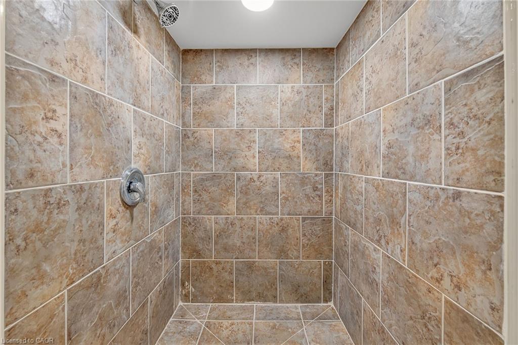 44090 Hendershot Road, Wainfleet, ON - Indoor Photo Showing Bathroom