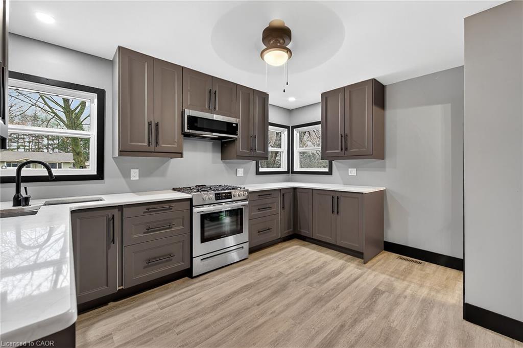 44090 Hendershot Road, Wainfleet, ON - Indoor Photo Showing Kitchen