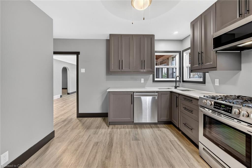 44090 Hendershot Road, Wainfleet, ON - Indoor Photo Showing Kitchen With Upgraded Kitchen