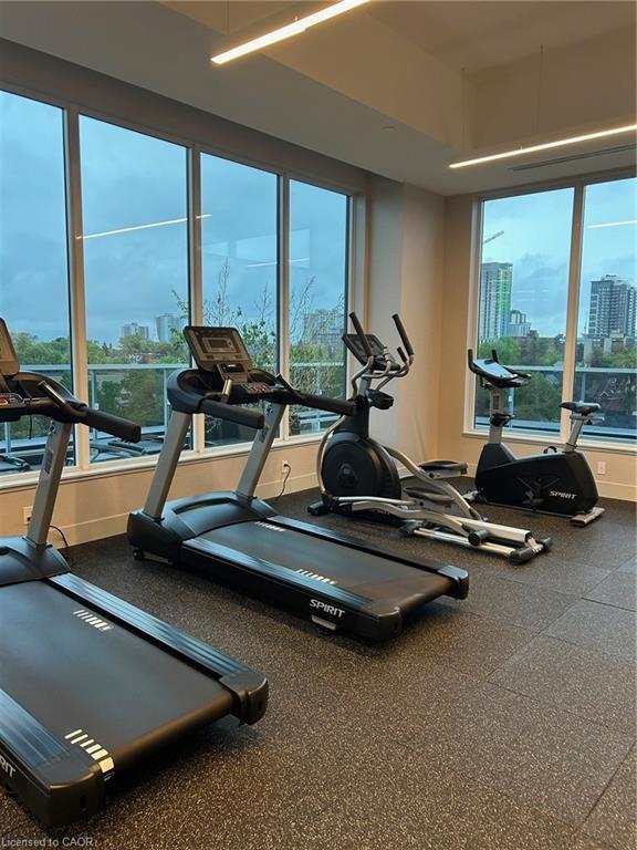 712-415 Main Street W, Hamilton, ON - Indoor Photo Showing Gym Room