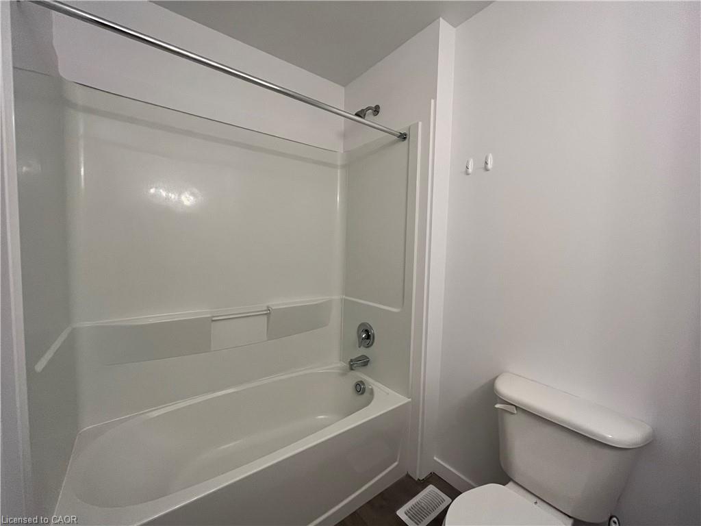 121 Markwood Drive, Kitchener, ON - Indoor Photo Showing Bathroom