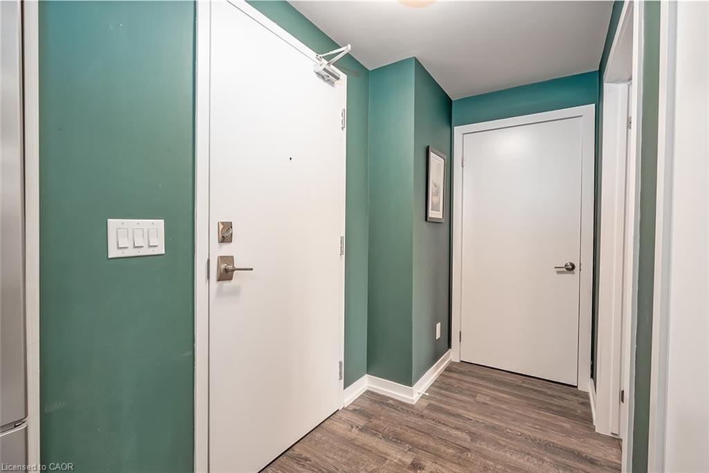 302-457 Plains Road E, Burlington, ON - Indoor Photo Showing Other Room