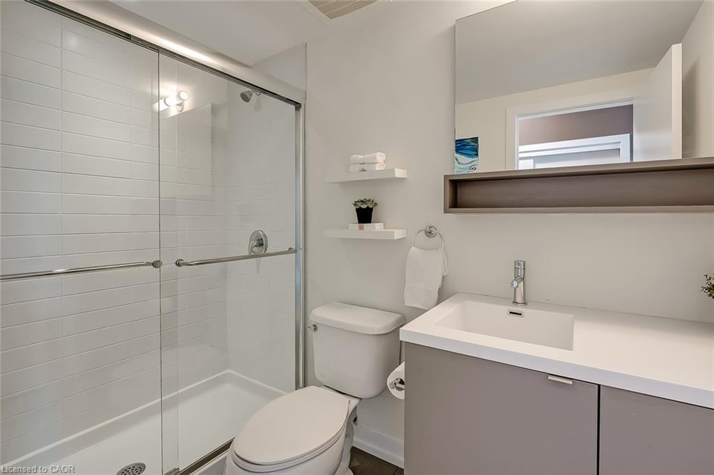 302-457 Plains Road E, Burlington, ON - Indoor Photo Showing Bathroom