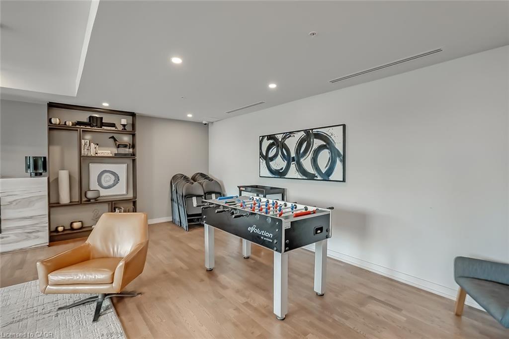 302-457 Plains Road E, Burlington, ON - Indoor Photo Showing Other Room