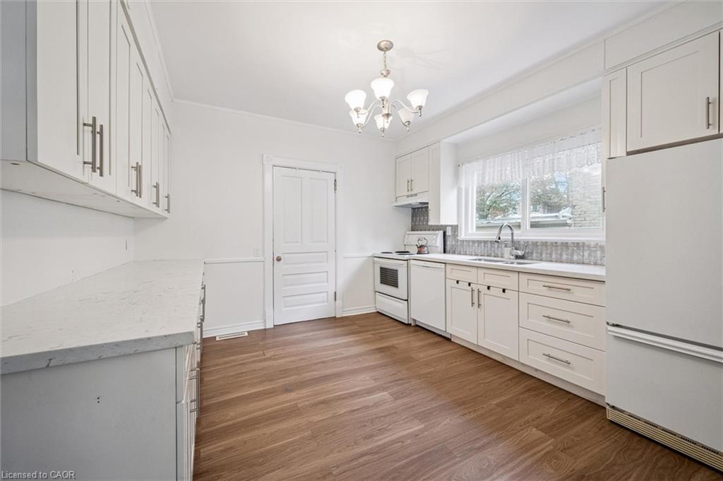 47 Krug Street, Kitchener, ON - Indoor Photo Showing Kitchen
