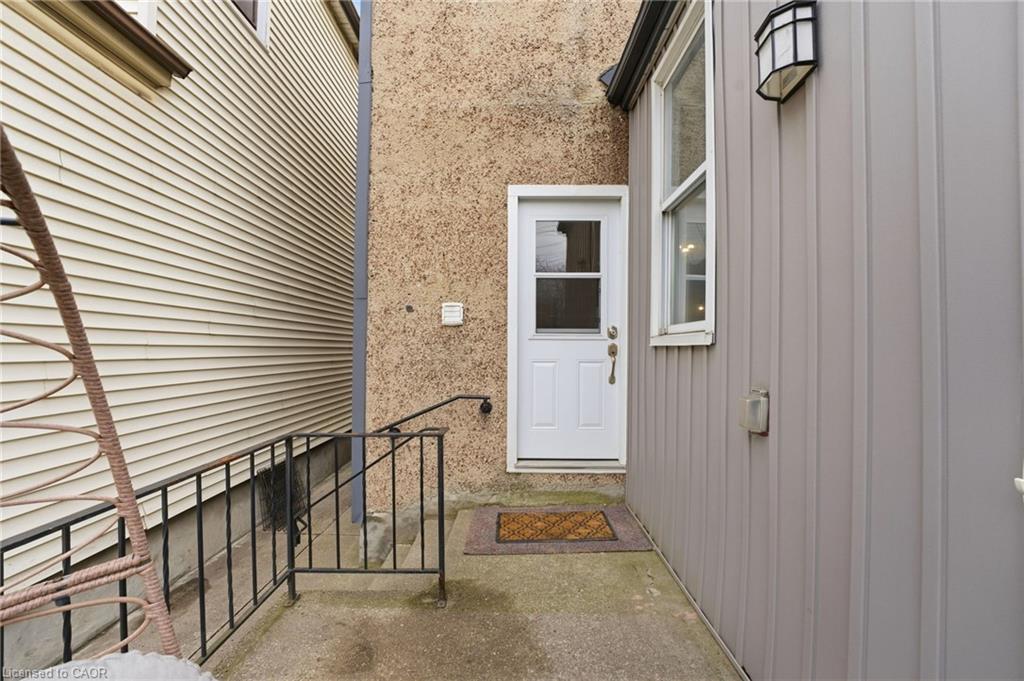 17 Minto Avenue, Hamilton, ON - Outdoor With Exterior