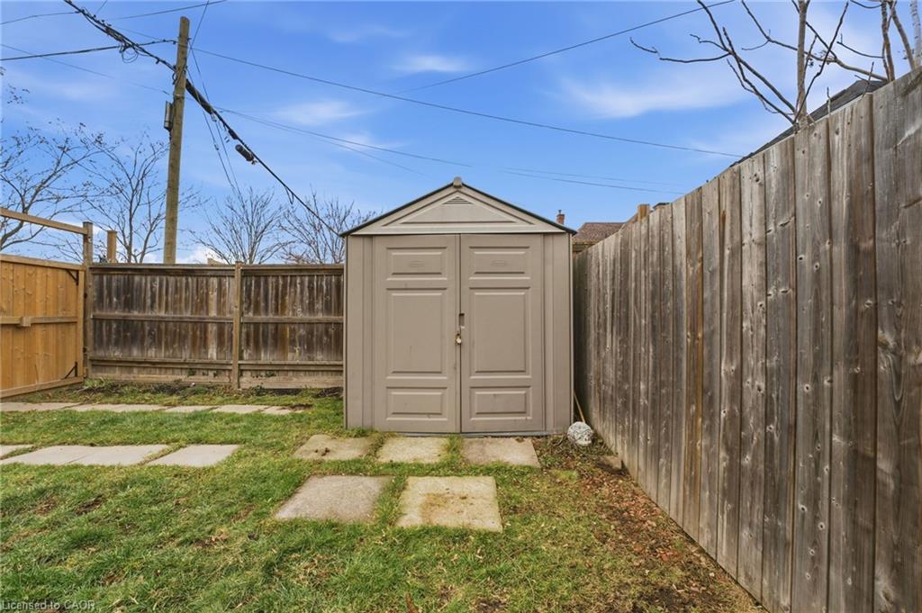 17 Minto Avenue, Hamilton, ON - Outdoor